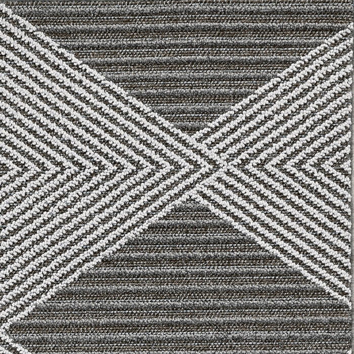 4' X 6' Gray and Ivory Geometric Area Rug