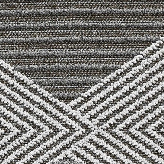 4' X 6' Gray and Ivory Geometric Area Rug