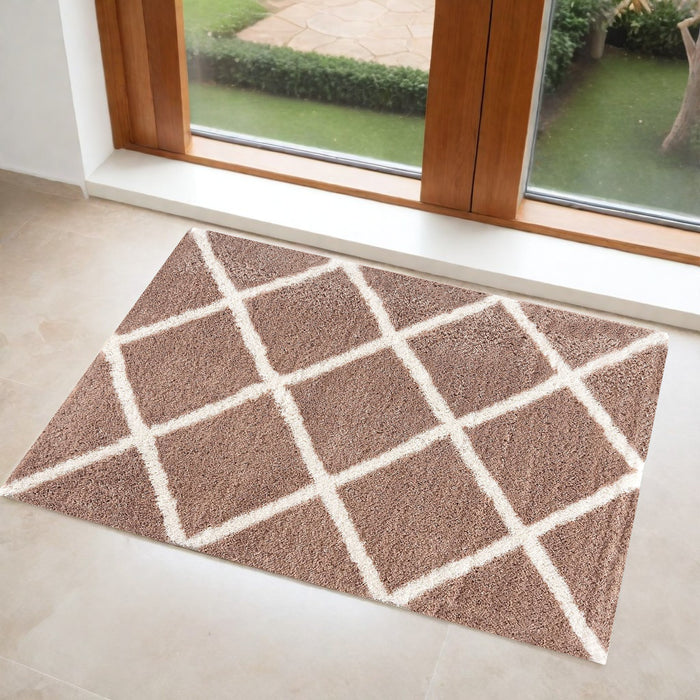 4' X 6' Beige Geometric Area Rug