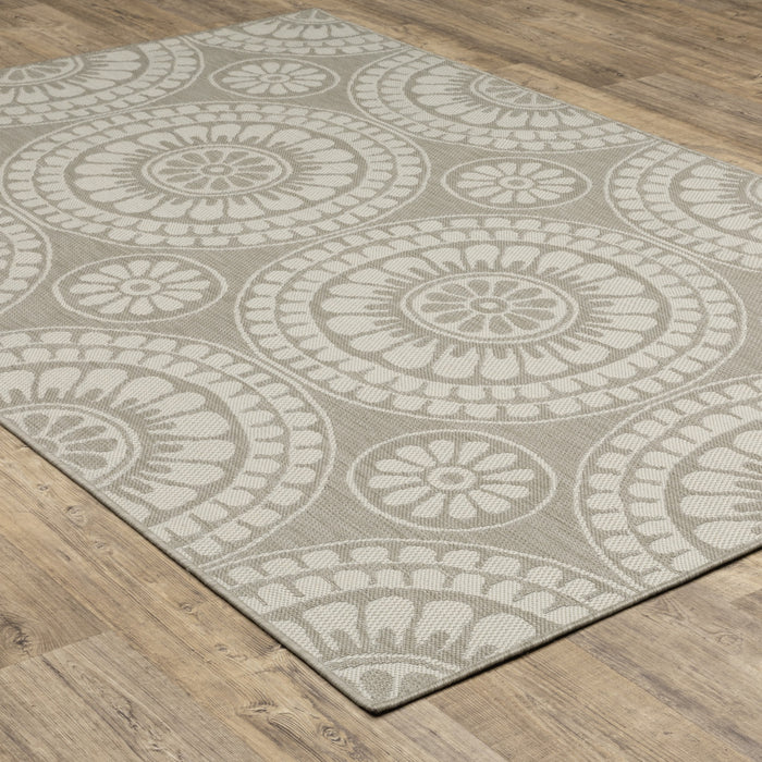 10' X 13' Gray and Ivory Geometric Stain Resistant Indoor Outdoor Area Rug