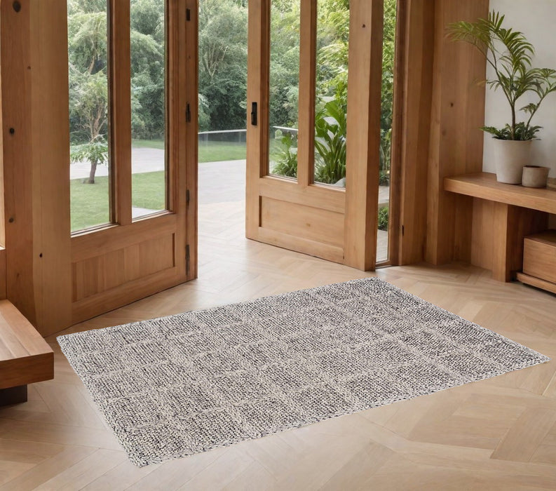 4' X 6' Gray and Ivory Wool Plaid Hand Woven Area Rug