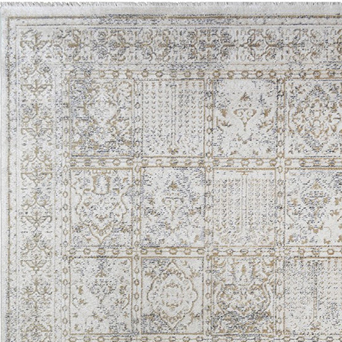 8' X 10' Ivory Oriental Distressed Area Rug With Fringe